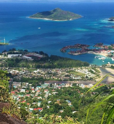 SEYCHELLES TRAVEL GUIDE